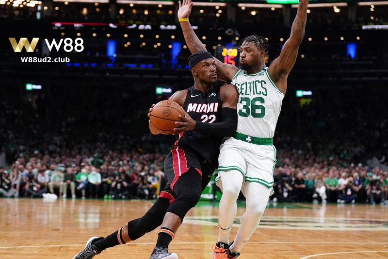 soi kèo bóng rổ NBA giữa Miami Heat vs Boston Celtics